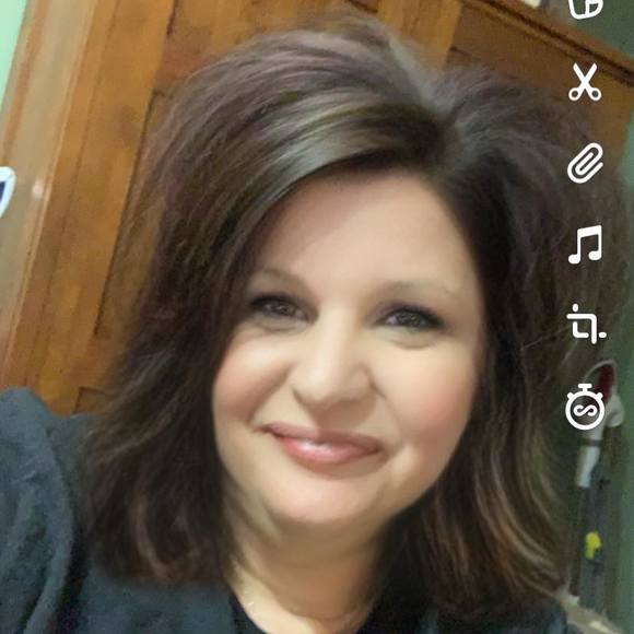 Meet your Posher, Aly - Picture 1 of 1